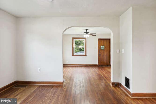 LODGE FOREST MANOR - Residential Lease