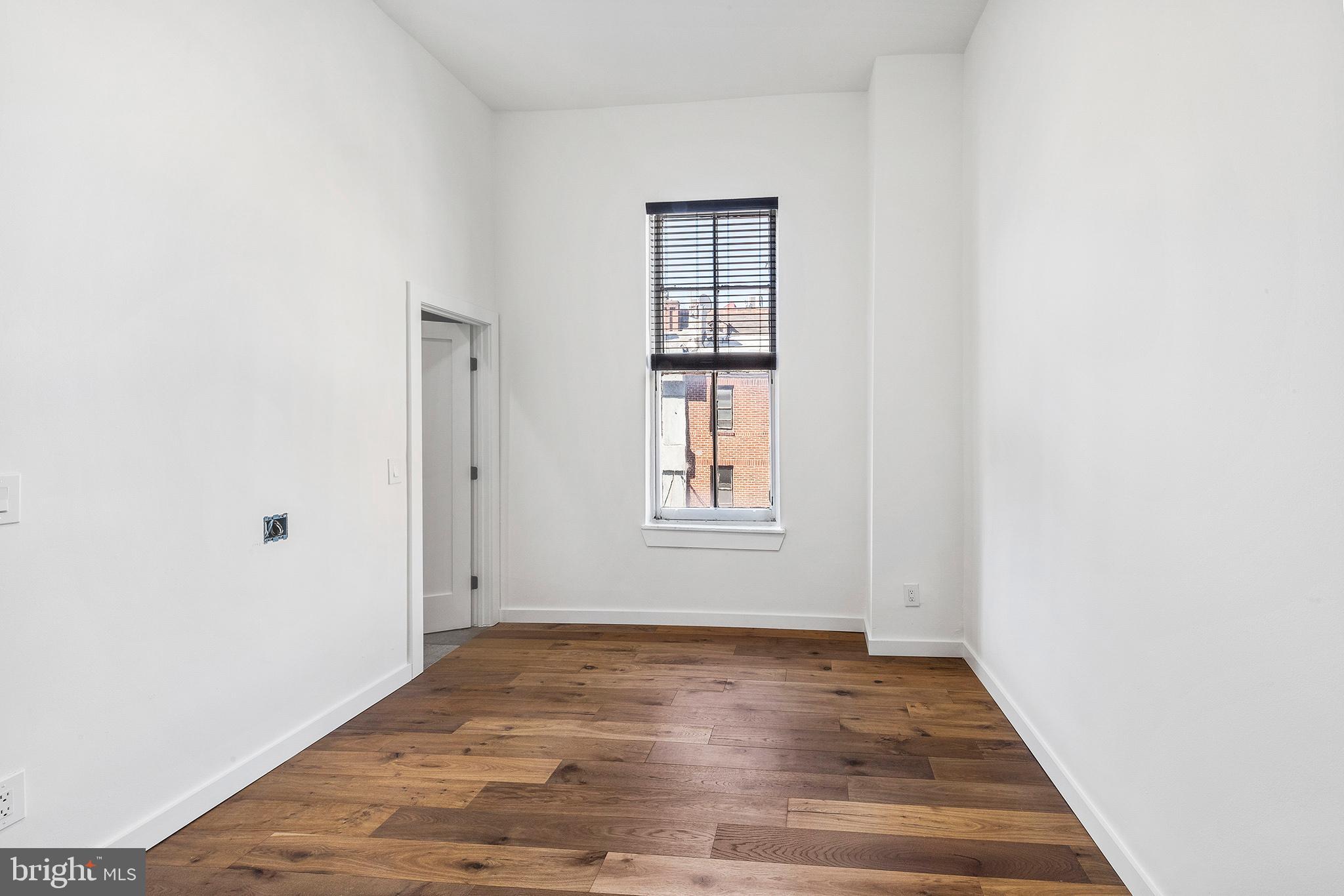 RITTENHOUSE SQUARE - Commercial Sale