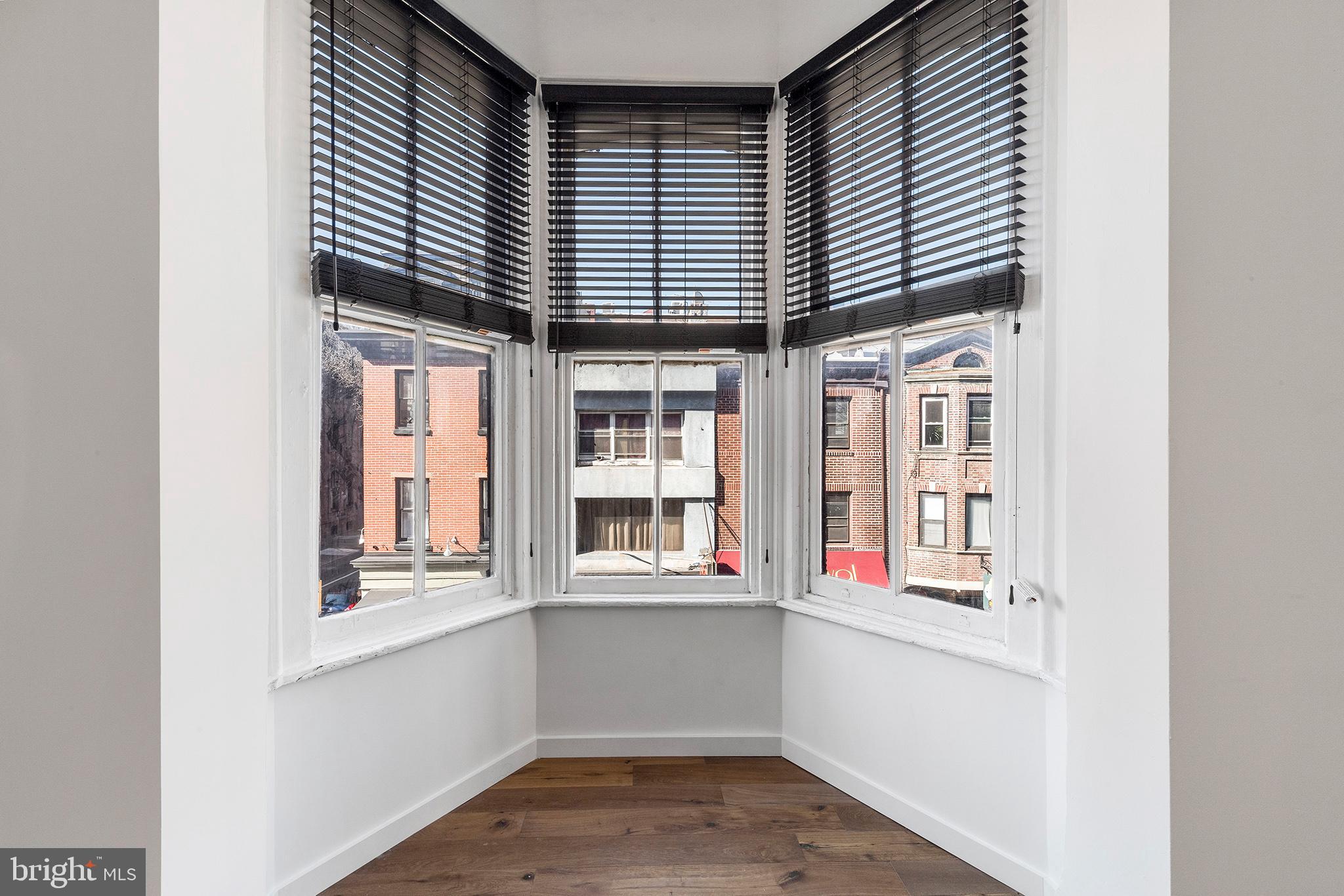 RITTENHOUSE SQUARE - Commercial Sale