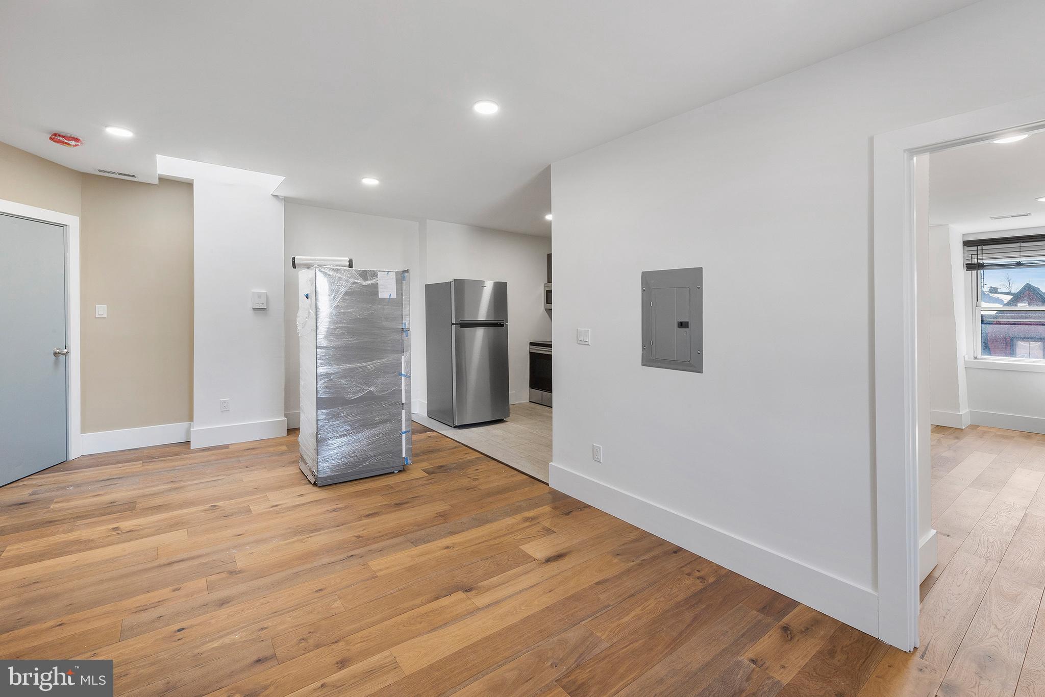 RITTENHOUSE SQUARE - Commercial Sale