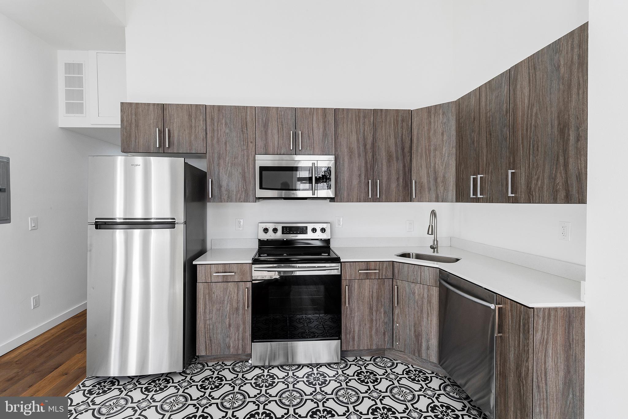 RITTENHOUSE SQUARE - Commercial Sale