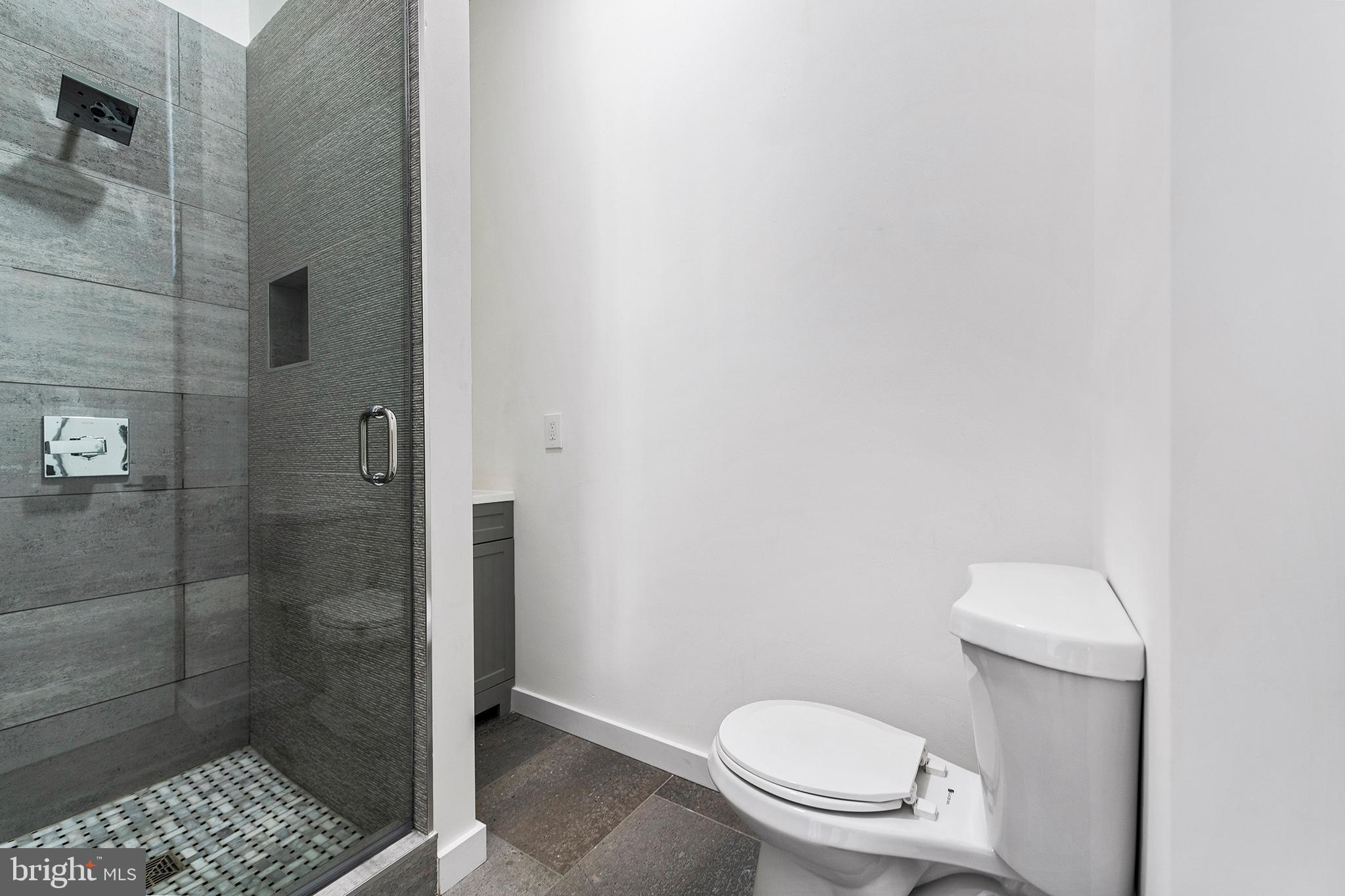 RITTENHOUSE SQUARE - Commercial Sale