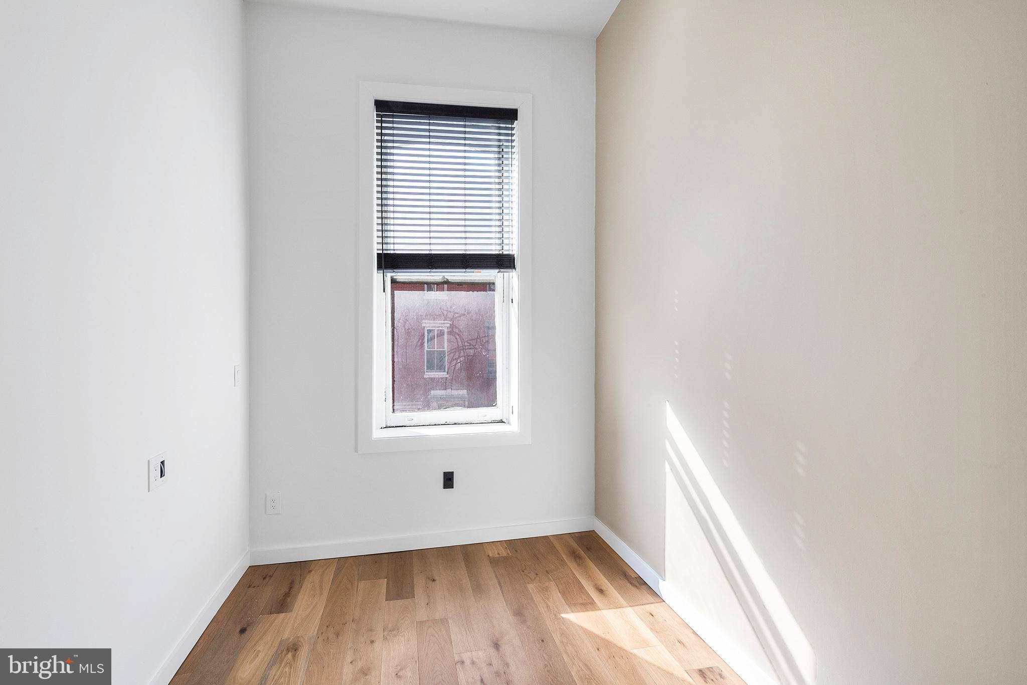 RITTENHOUSE SQUARE - Commercial Sale