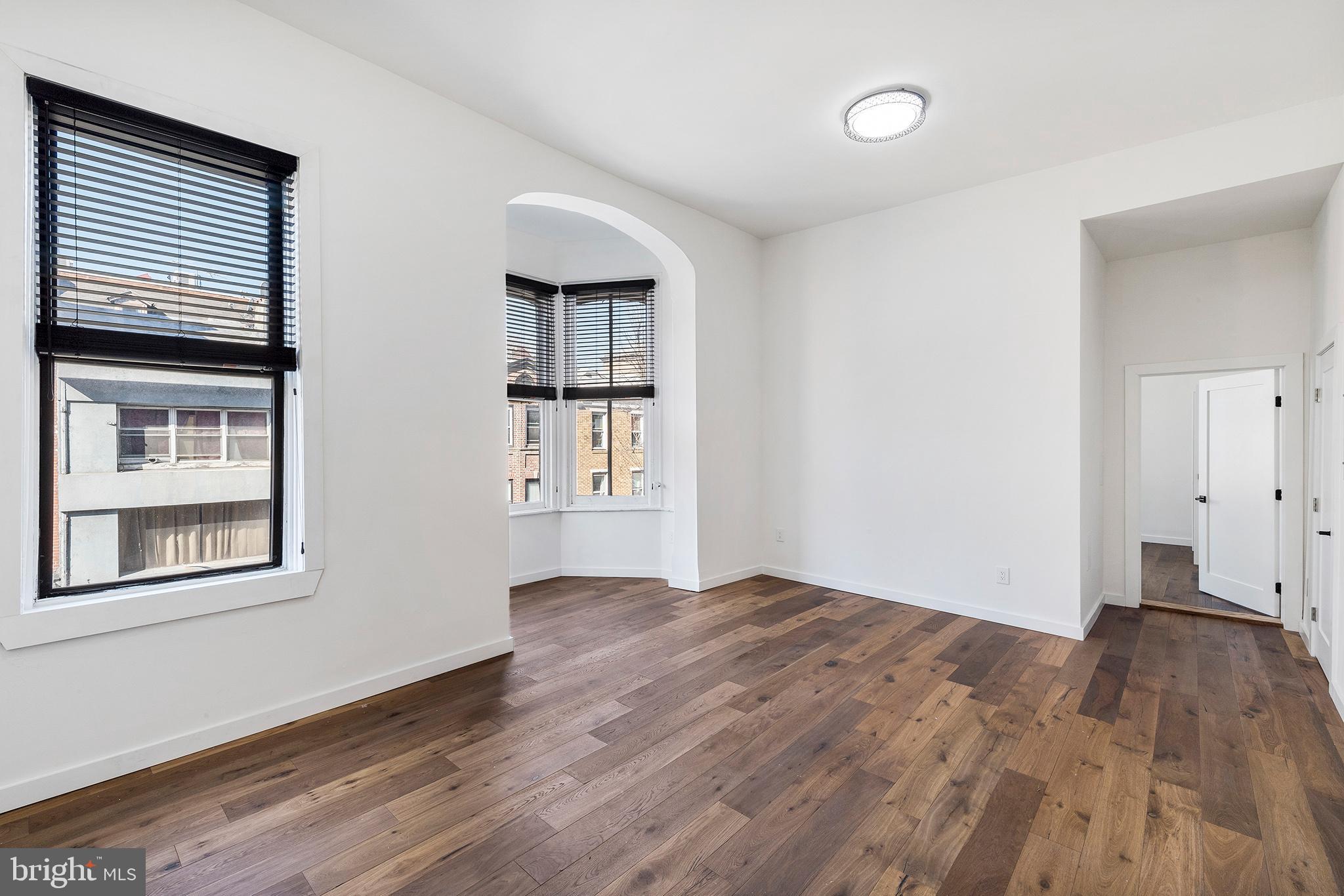 RITTENHOUSE SQUARE - Commercial Sale