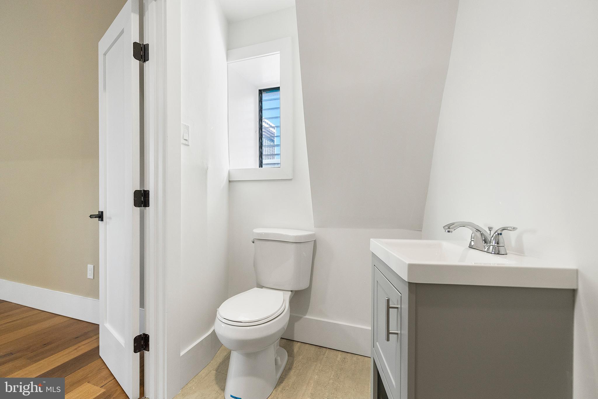 RITTENHOUSE SQUARE - Commercial Sale