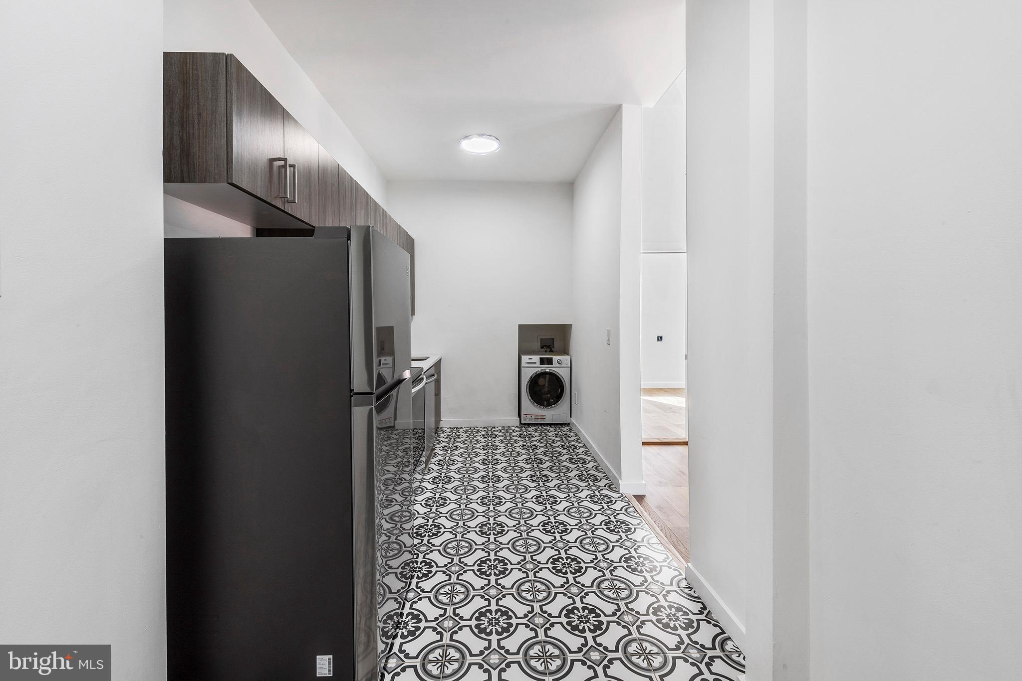 RITTENHOUSE SQUARE - Commercial Sale