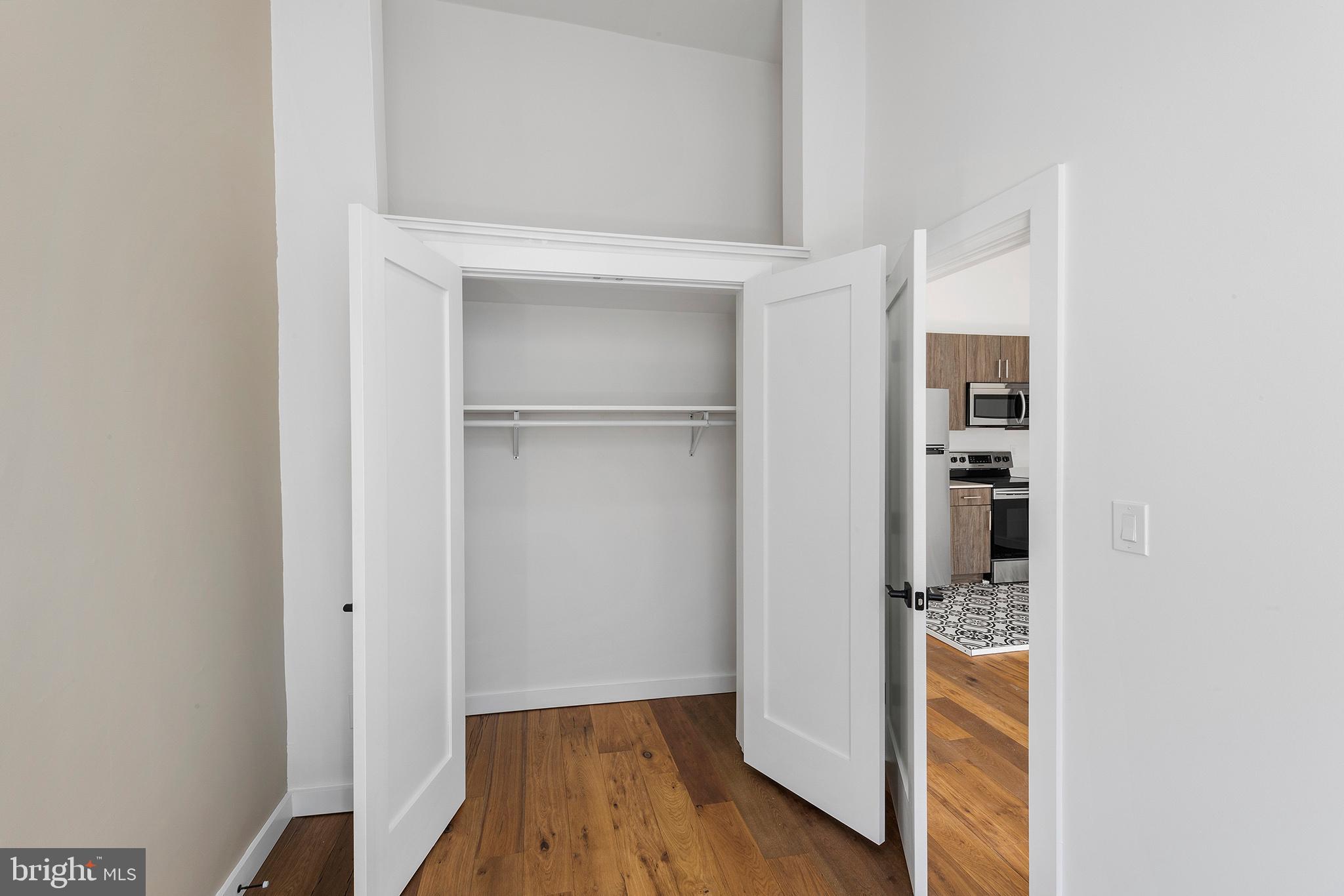 RITTENHOUSE SQUARE - Commercial Sale