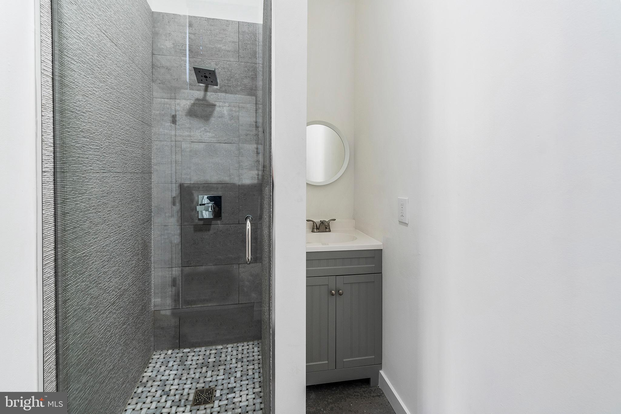 RITTENHOUSE SQUARE - Commercial Sale