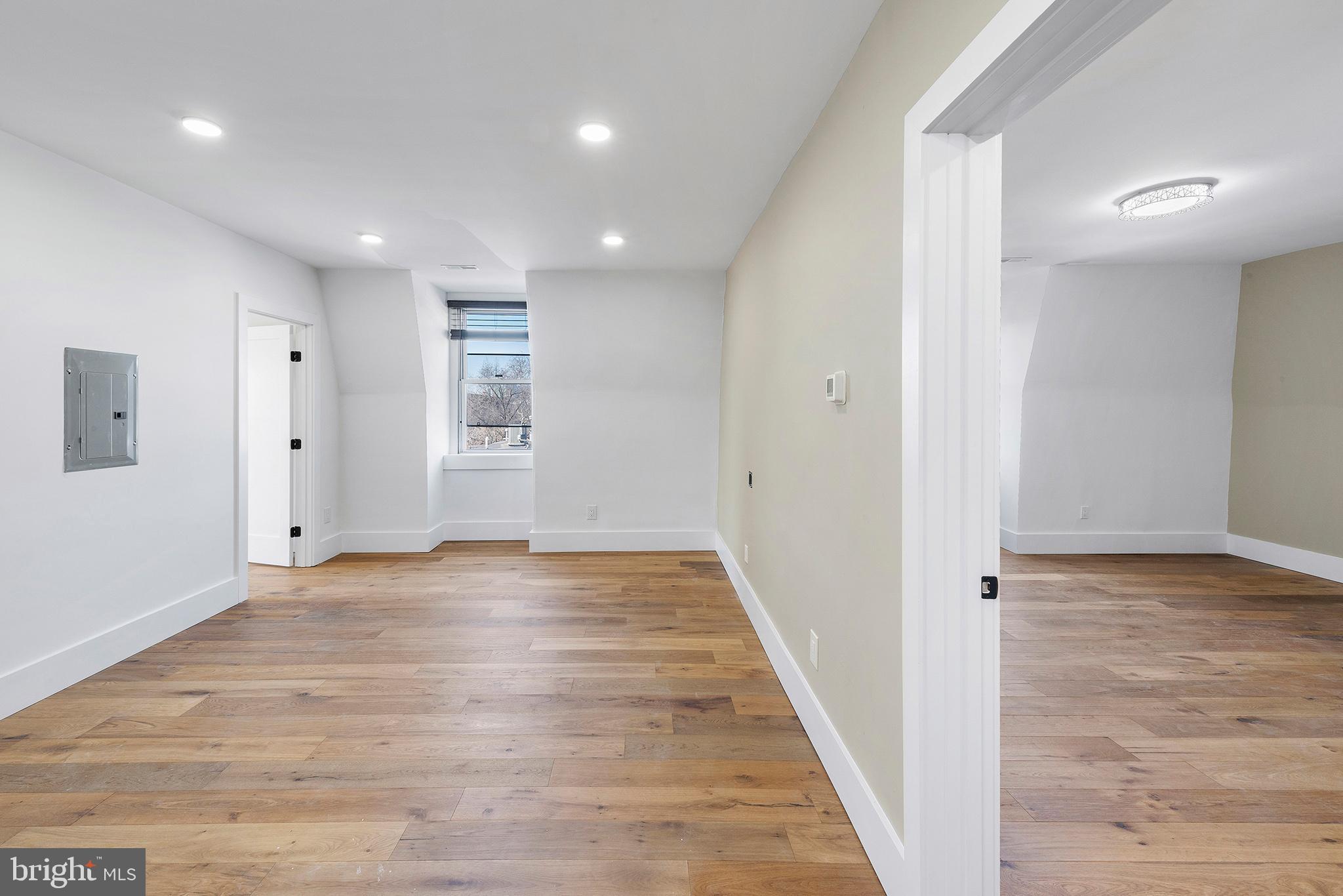 RITTENHOUSE SQUARE - Commercial Sale