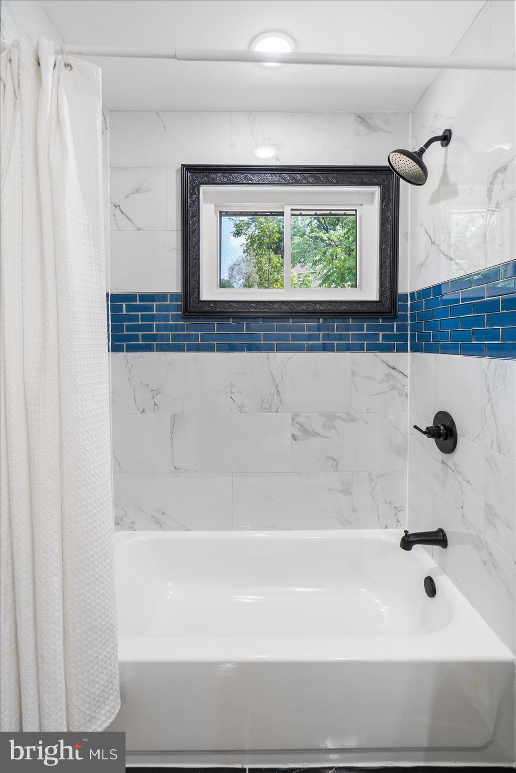 LUTHERVILLE - Residential