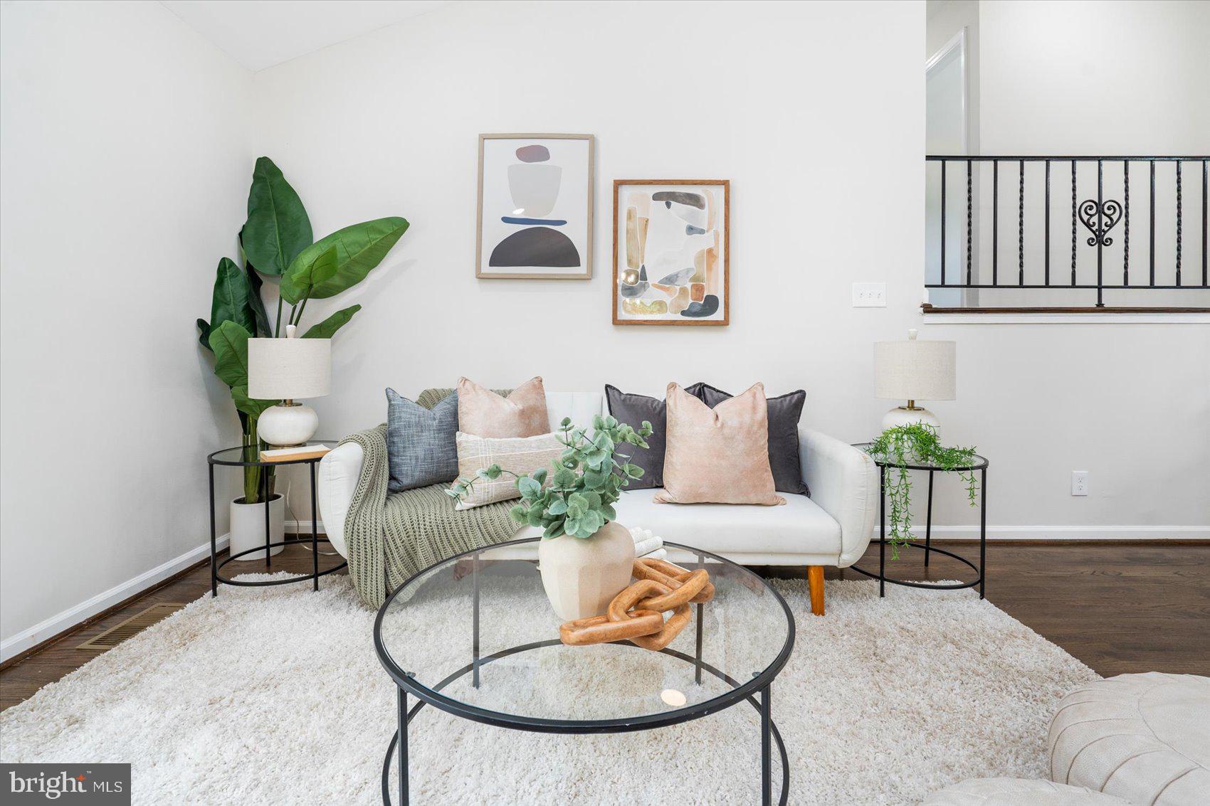 LUTHERVILLE - Residential