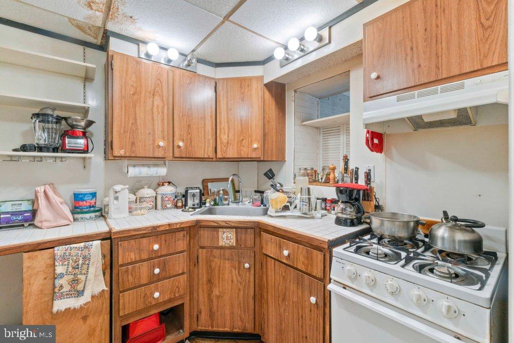 ARUNDEL VILLAGE - Residential