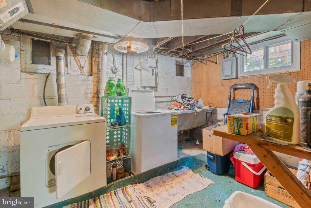 ARUNDEL VILLAGE - Residential