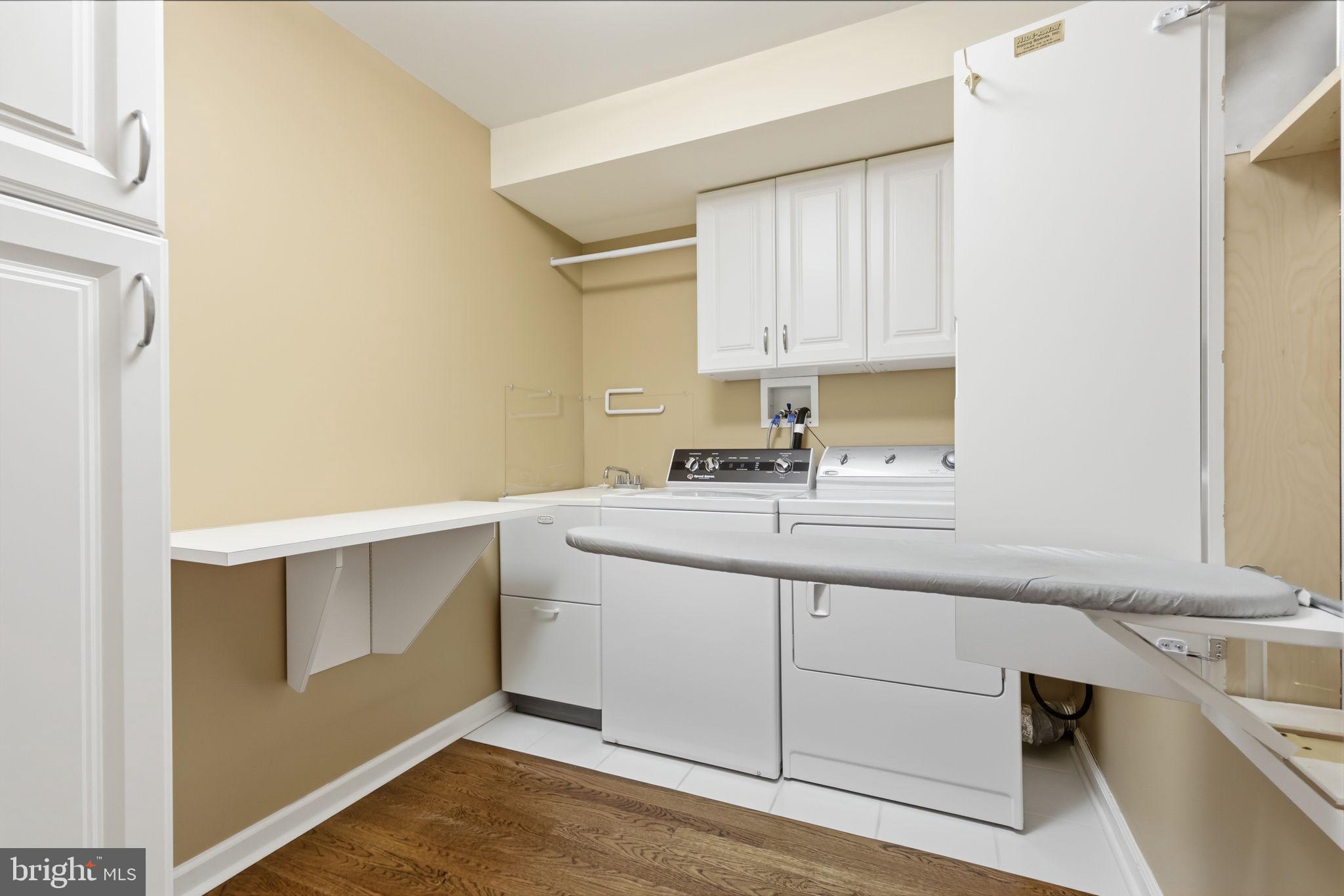 ROBBINS PARK - Residential