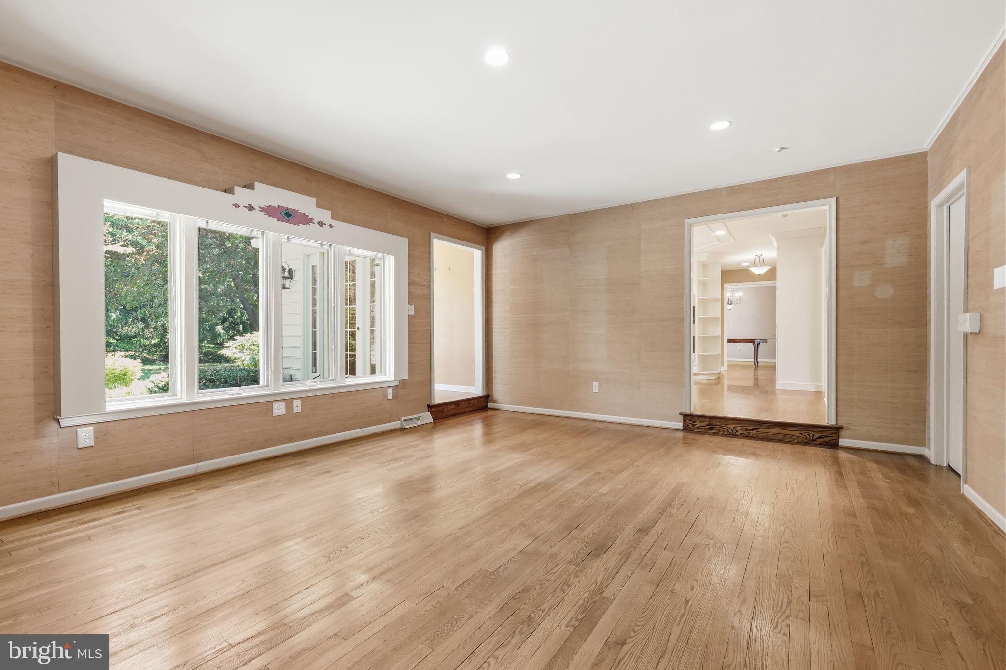 ROBBINS PARK - Residential