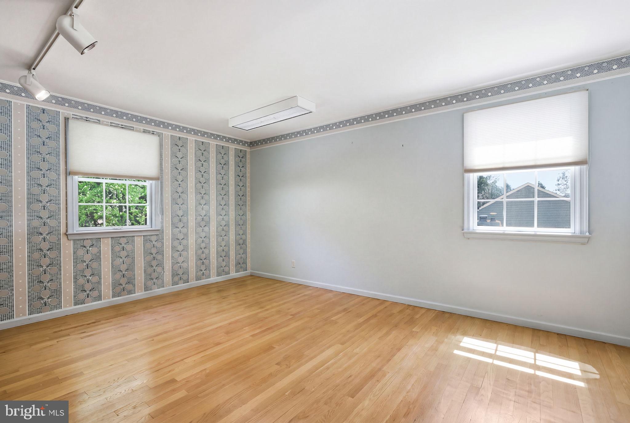 ROBBINS PARK - Residential