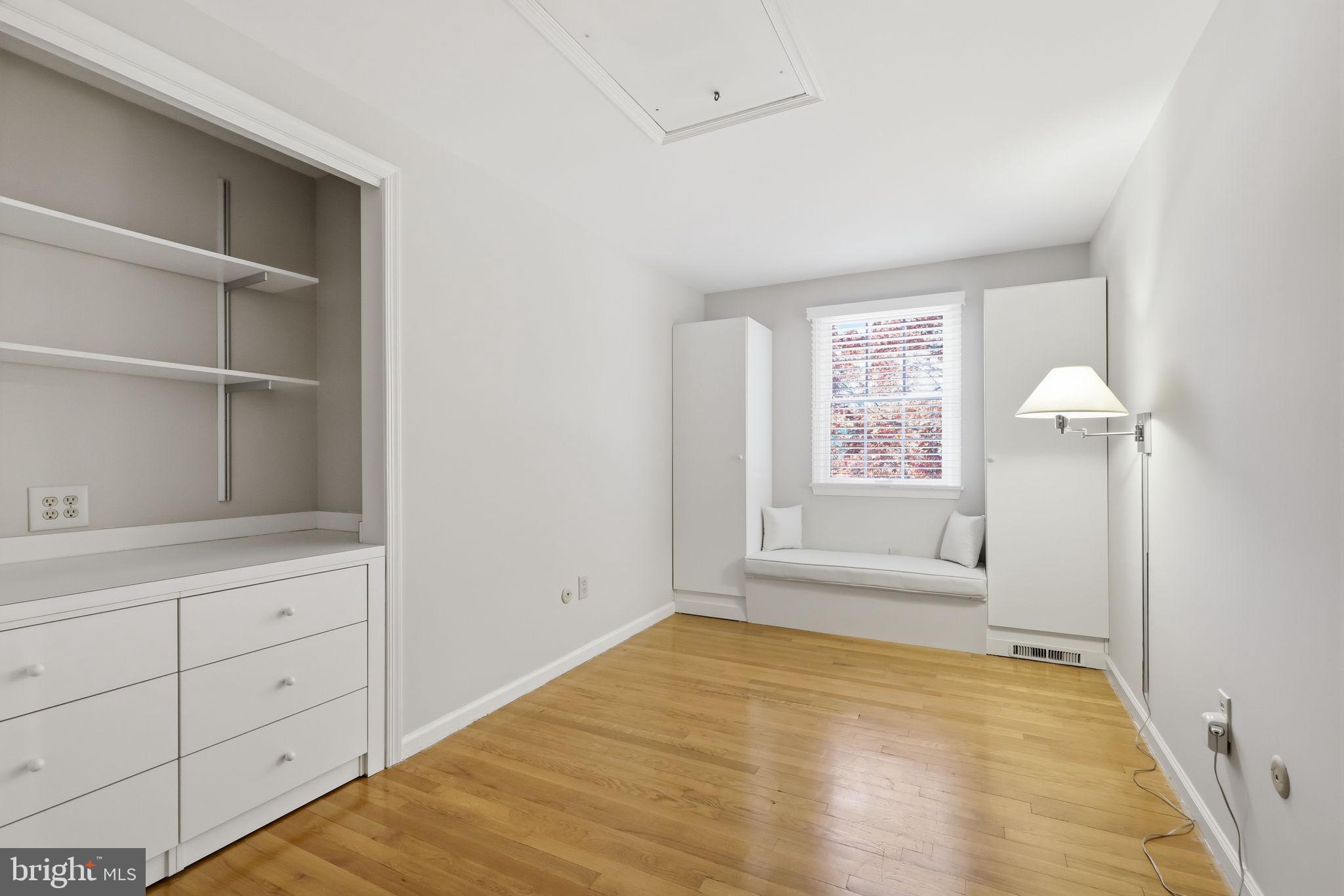 ROBBINS PARK - Residential