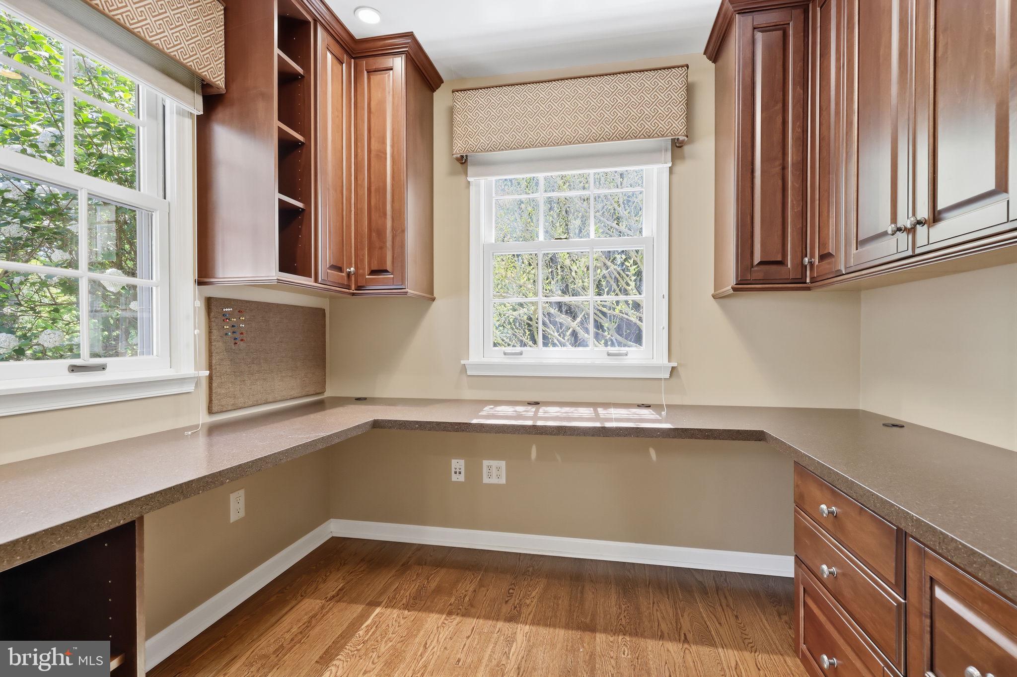 ROBBINS PARK - Residential