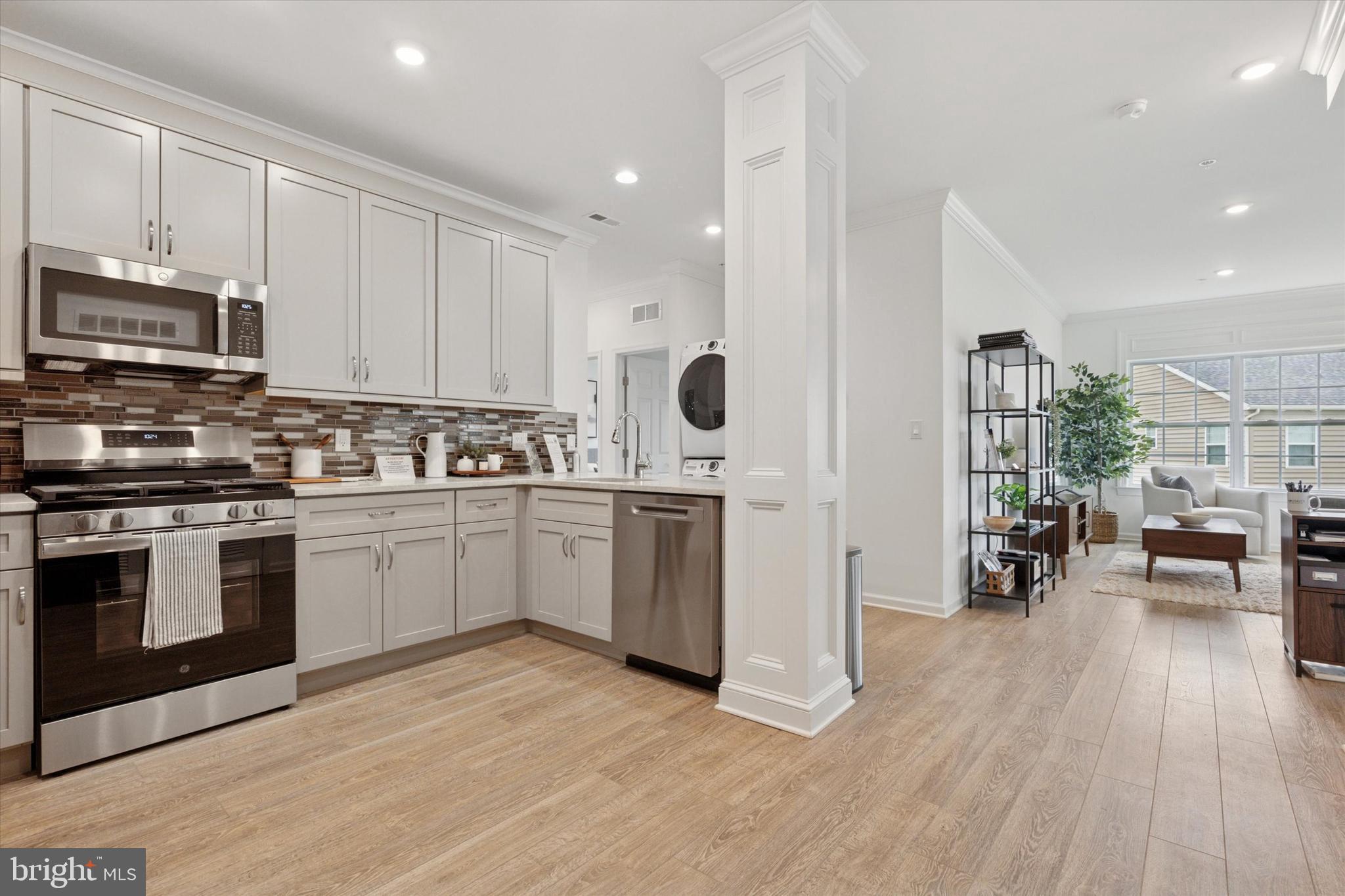 RADCLIFFE COURT - Residential