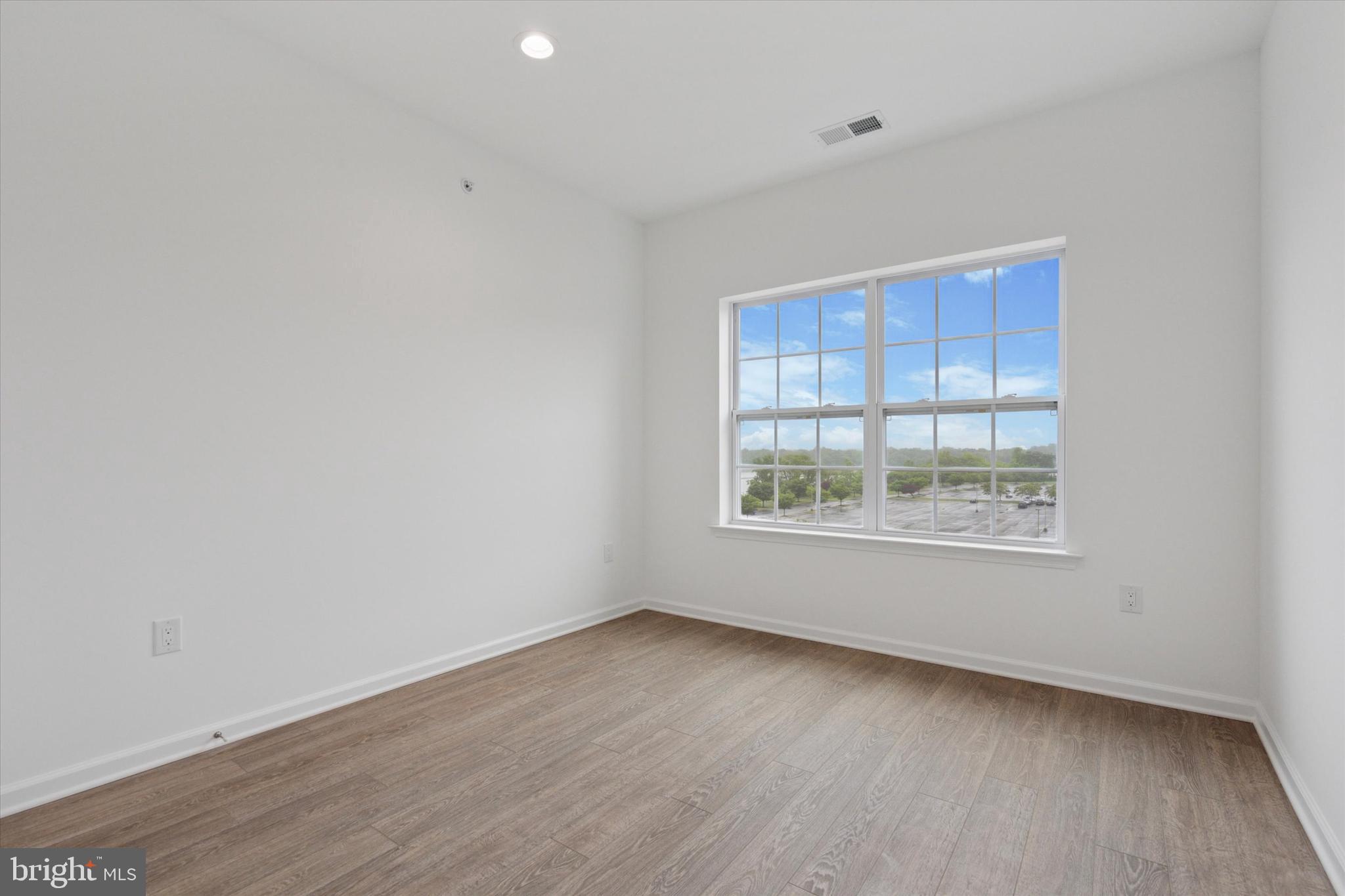 RADCLIFFE COURT - Residential