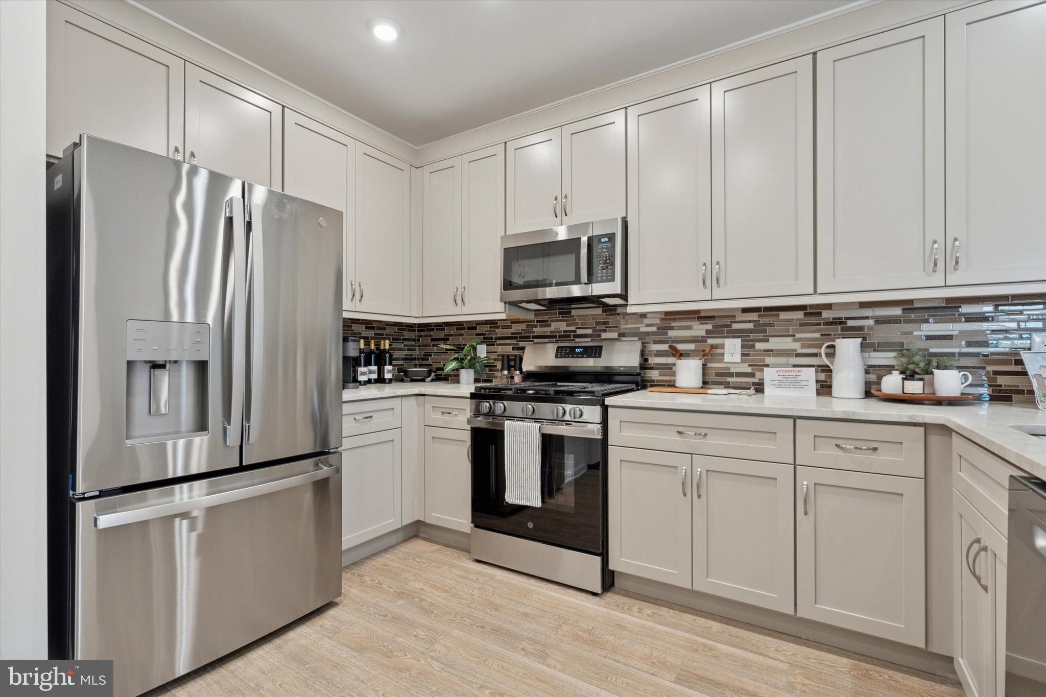 RADCLIFFE COURT - Residential