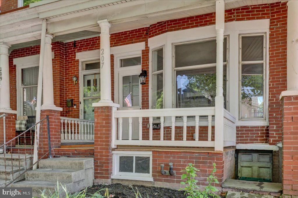 Photo of 207 W Main Street, EPHRATA, PA 17522 (MLS # PALA2069642)