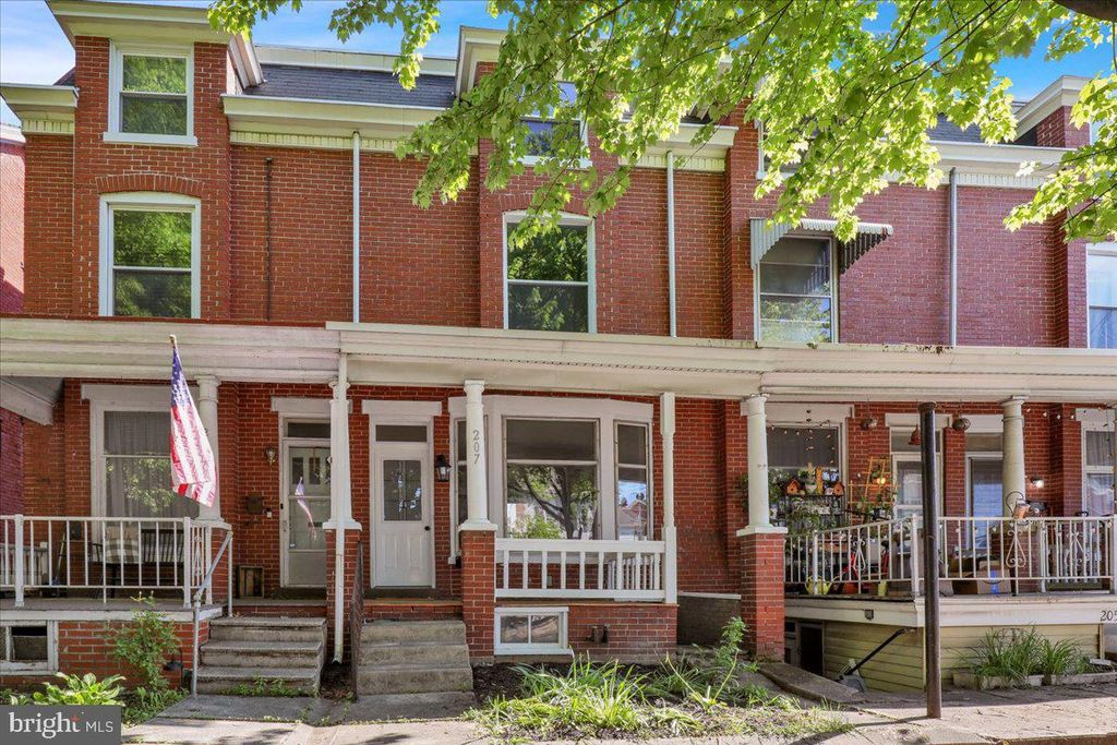 Photo of 207 W Main Street, EPHRATA, PA 17522 (MLS # PALA2069642)