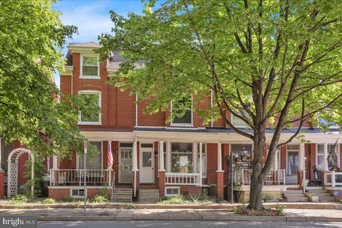 Photo of 207 W Main Street, EPHRATA, PA 17522 (MLS # PALA2069642)