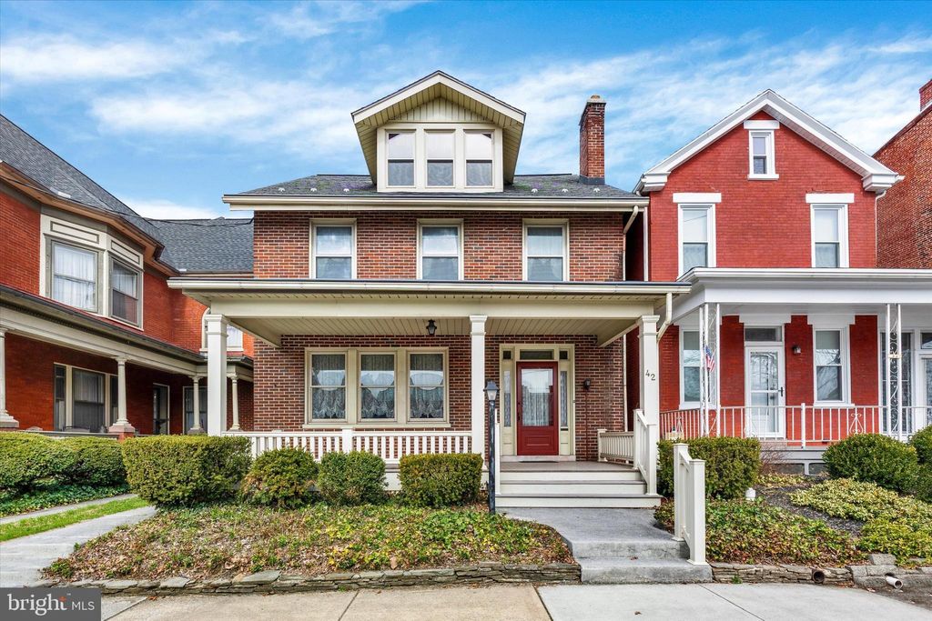 Photo of 42 Market Square, MANHEIM, PA 17545 (MLS # PALA2085268)