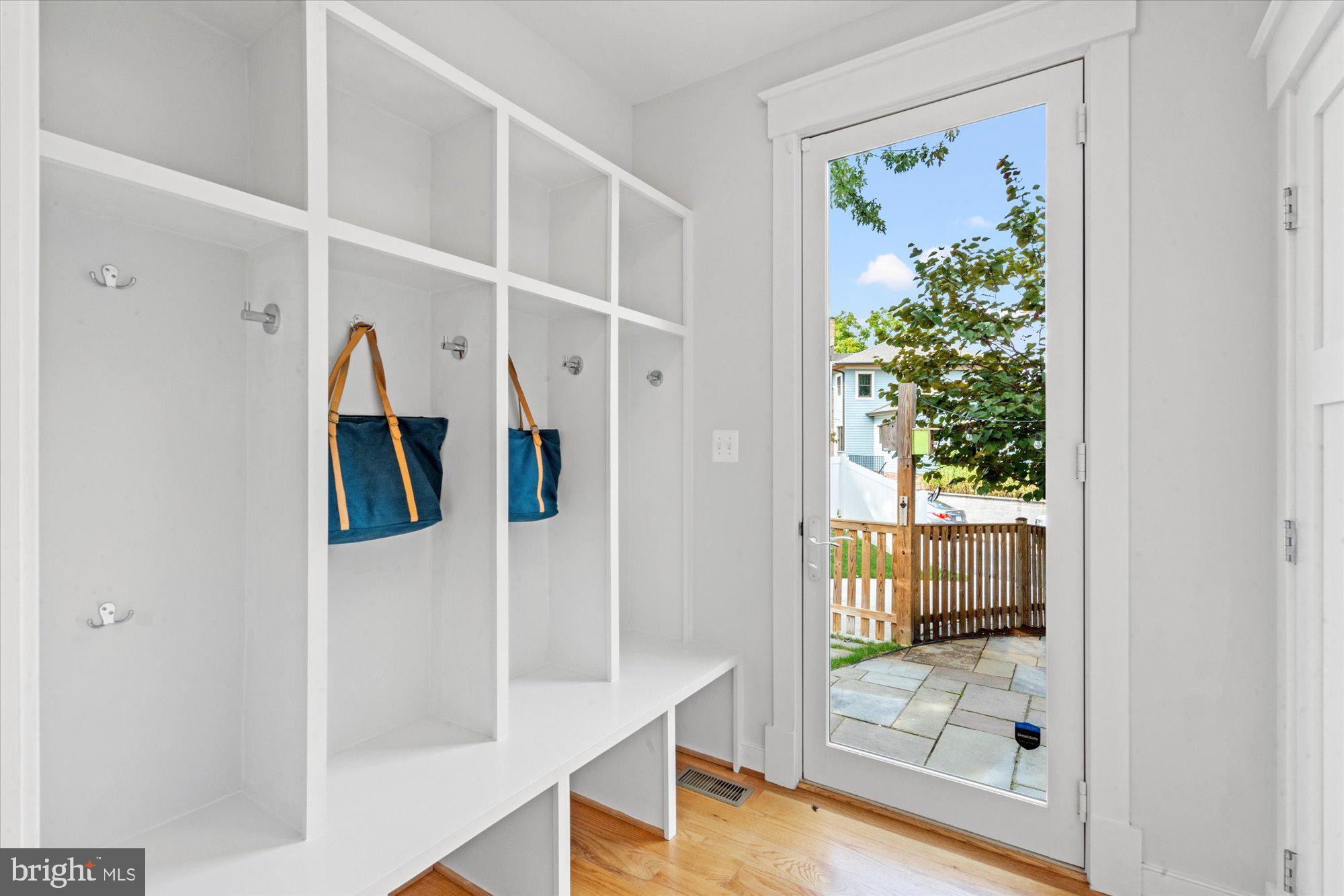 DEL RAY - Residential