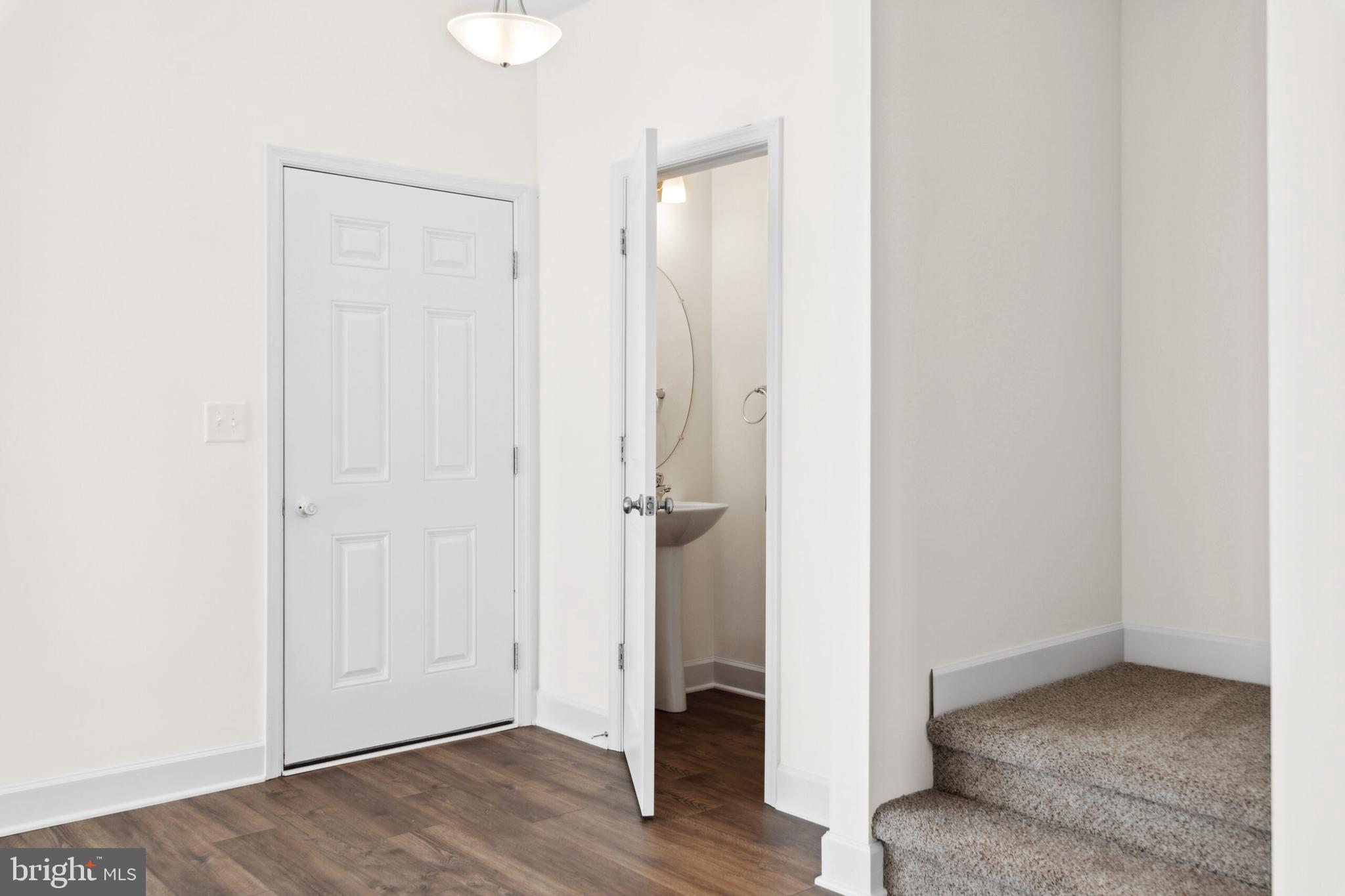 KINGS COURT AT BROWNSTONE - Residential