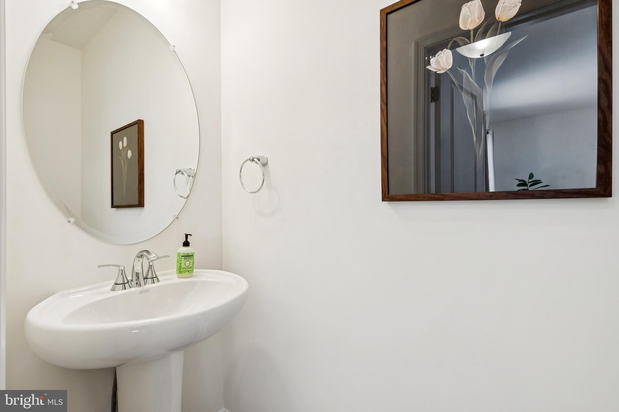 KINGS COURT AT BROWNSTONE - Residential