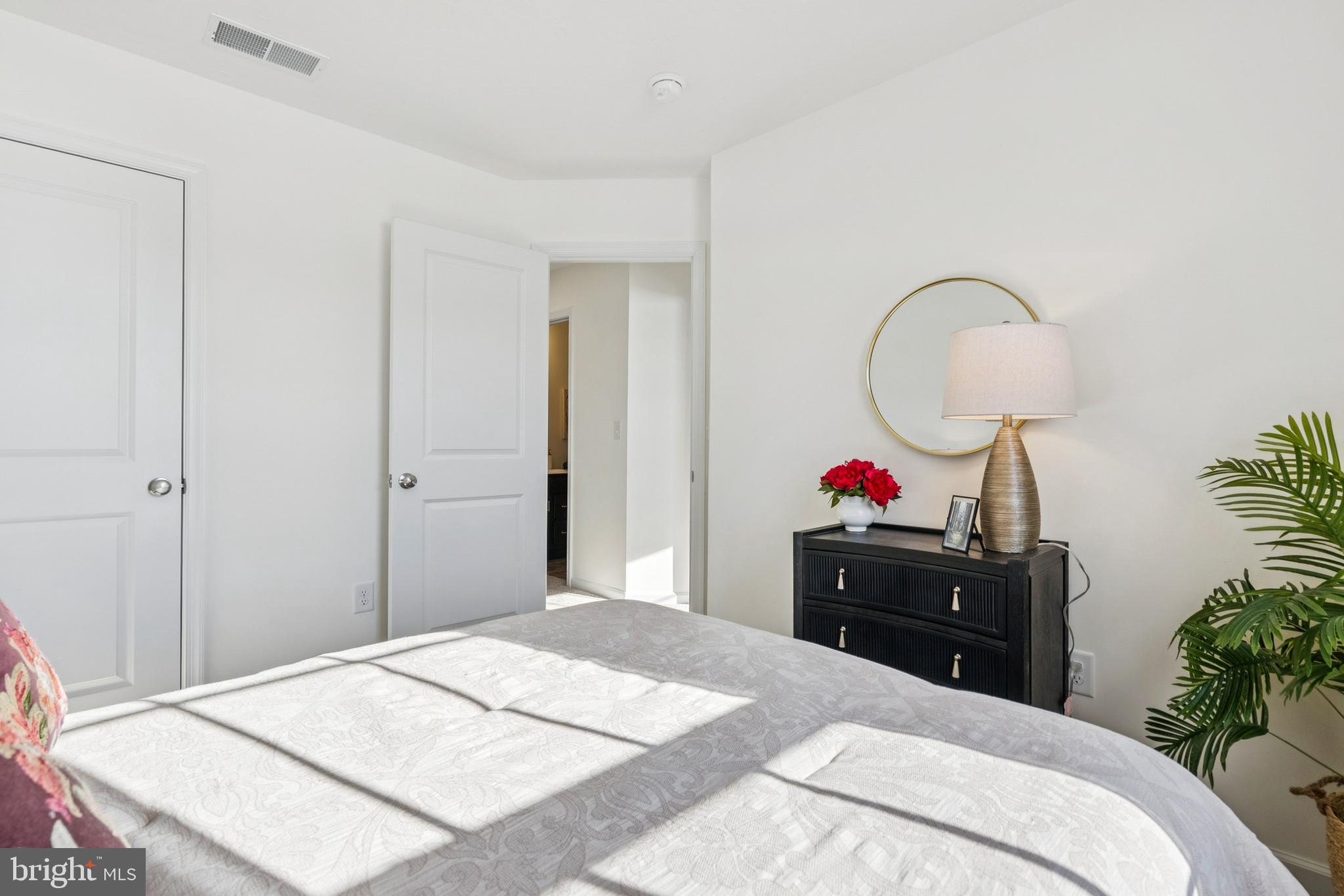 KINGS COURT AT BROWNSTONE - Residential