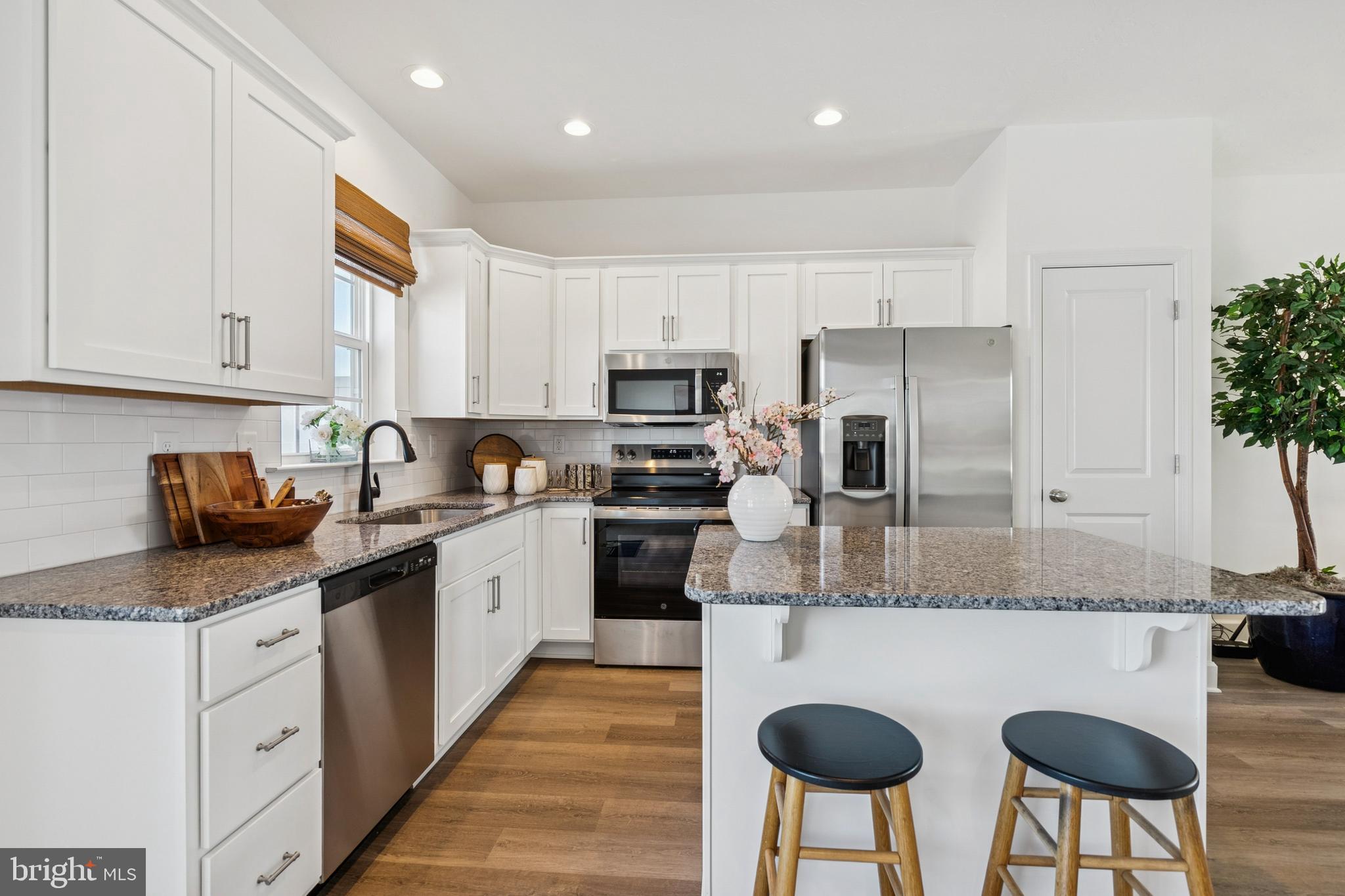 KINGS COURT AT BROWNSTONE - Residential