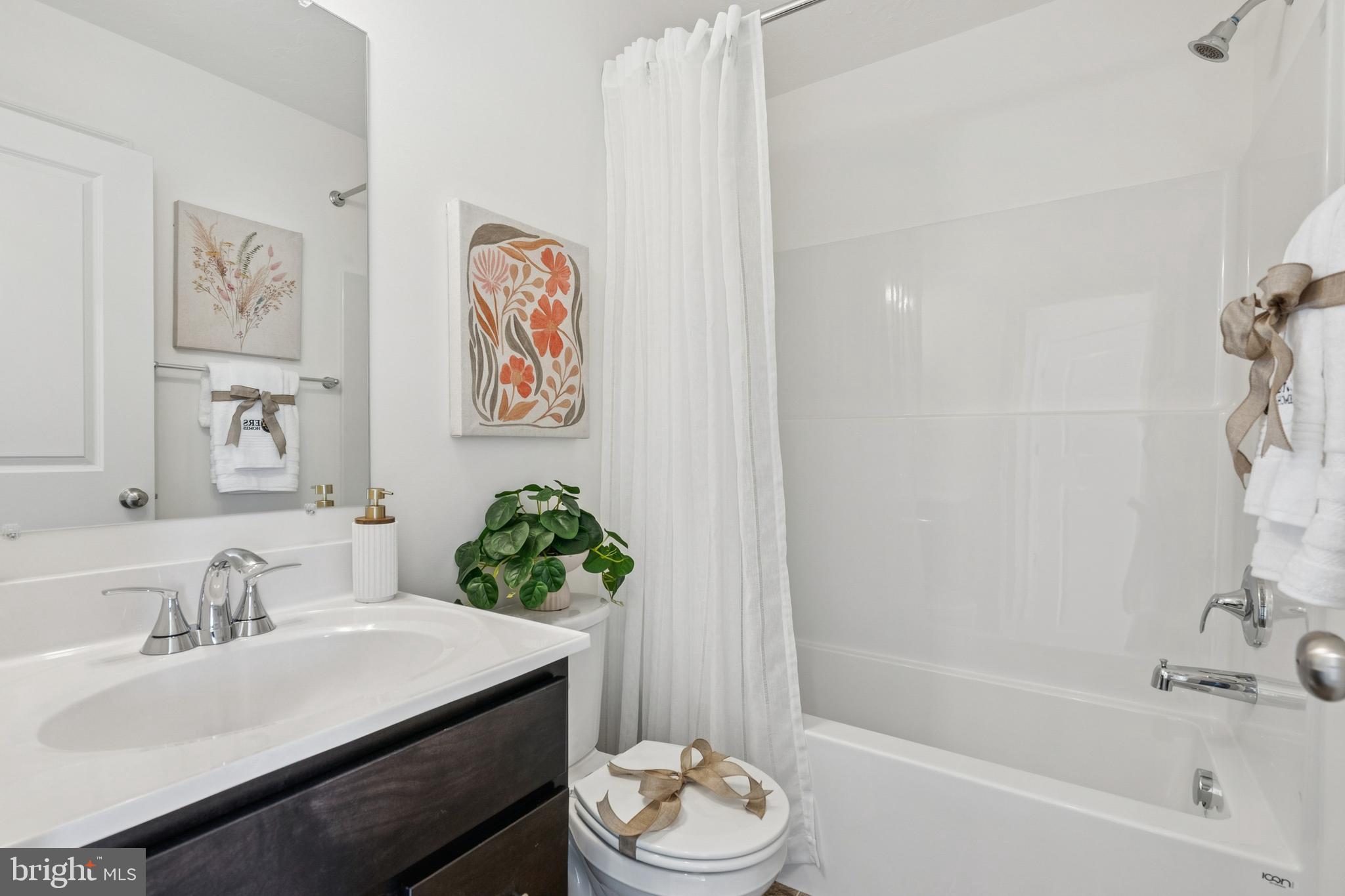 KINGS COURT AT BROWNSTONE - Residential