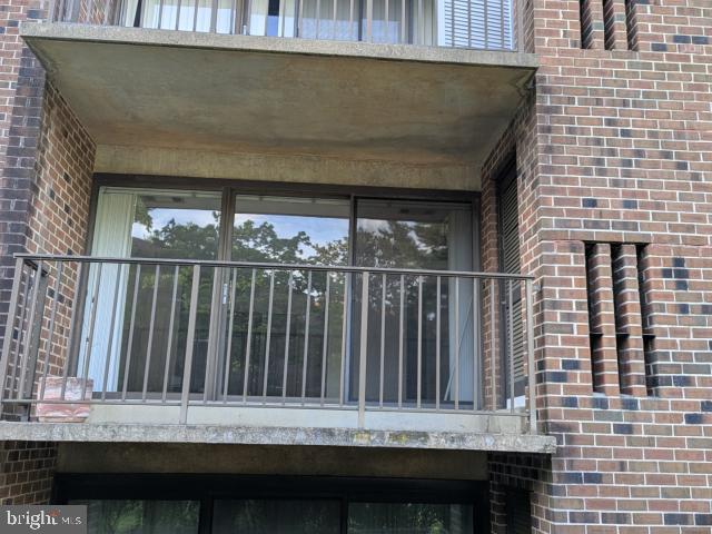 HERITAGE COURT - Residential