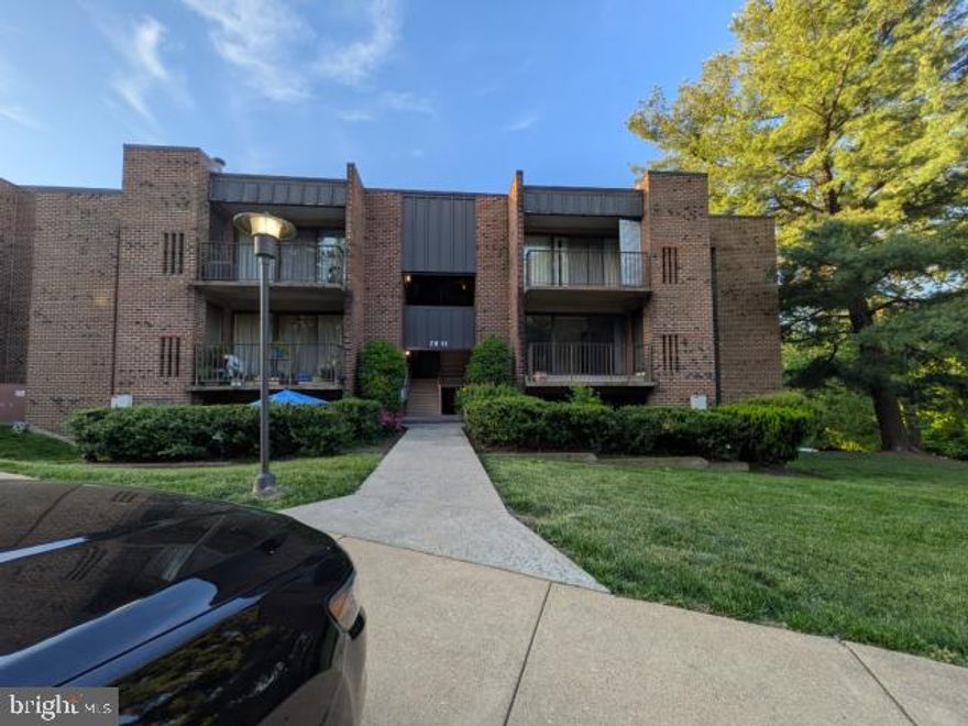 🏡 7811 Dassett Ct #204, Annandale, VA 22003 | Condo for Sale in Northern Virginia

Excellent opportunity to own a home in sought-after Annandale, VA with strong commuter access and long-term value. Whether you are searching for an affordable condo in Northern Virginia, a home to personalize, or an opportunity to build equity, this property offers flexibility in a prime location.
Conveniently located near I-495, Route 50, Little River Turnpike, and Columbia Pike, with quick access to Washington DC, Arlington, Tysons Corner, and Alexandria. Enjoy being minutes from the Mosaic District, shopping centers, grocery stores, restaurants, parks, and public transportation.
This Annandale VA condo for sale places you near everything buyers are searching for — convenience, accessibility, commuter routes, and everyday amenities throughout Fairfax County. This property is SOLD AS-IS. 

📲 Schedule your showing today and explore the opportunity at 7811 Dassett Ct #204, Annandale VA 22003.