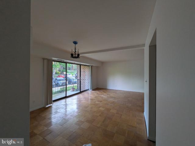 HERITAGE COURT - Residential