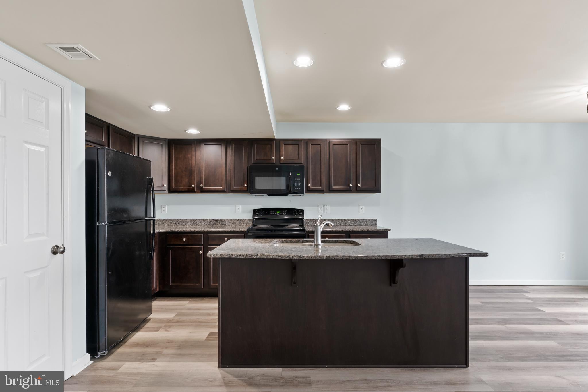MELBOURNE PLACE - Residential Lease