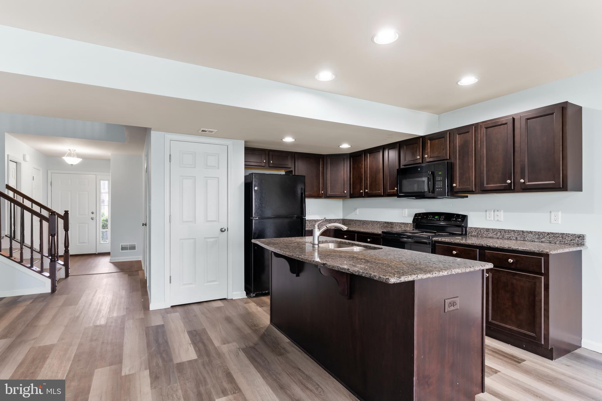 MELBOURNE PLACE - Residential Lease