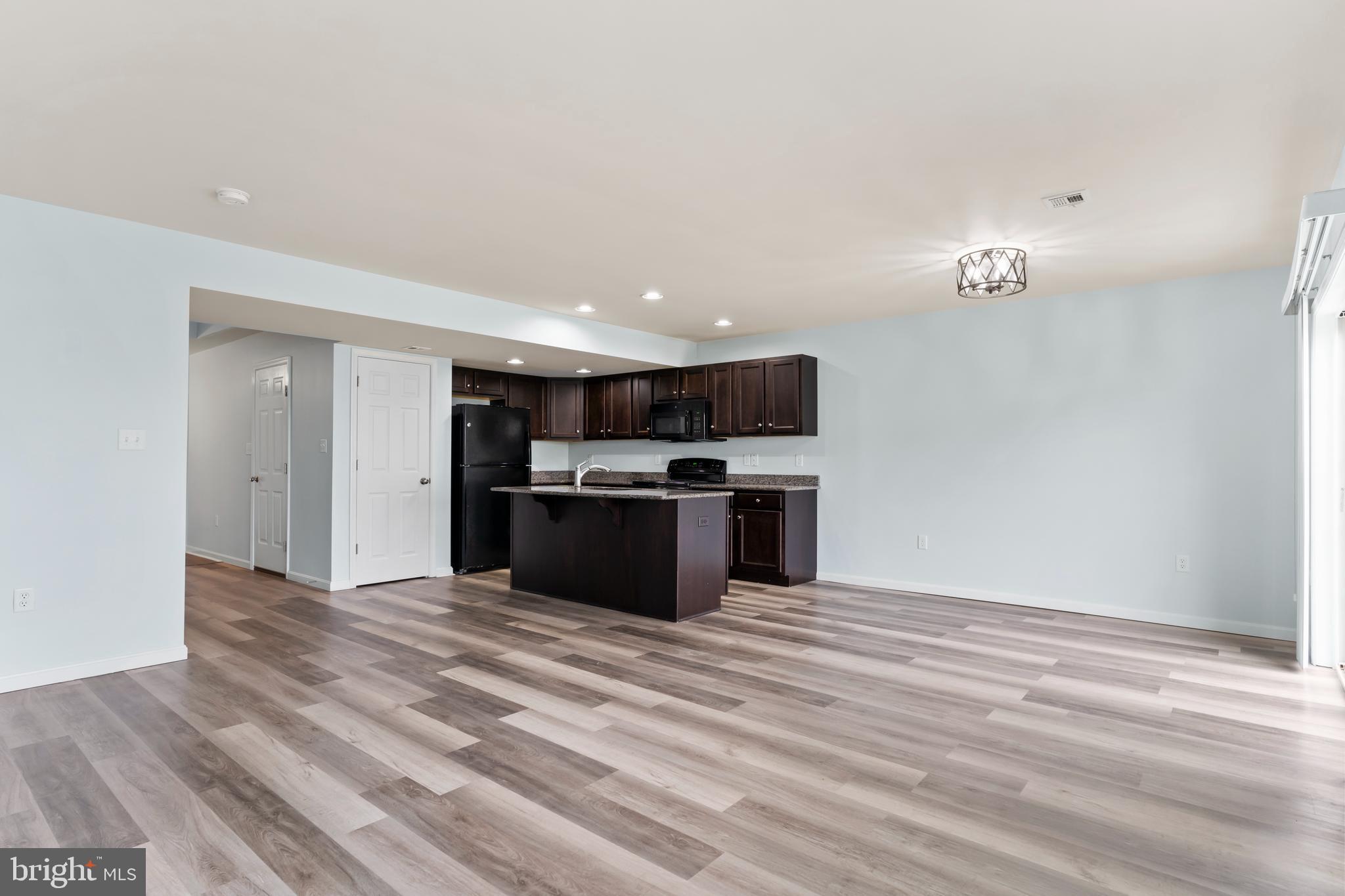 MELBOURNE PLACE - Residential Lease