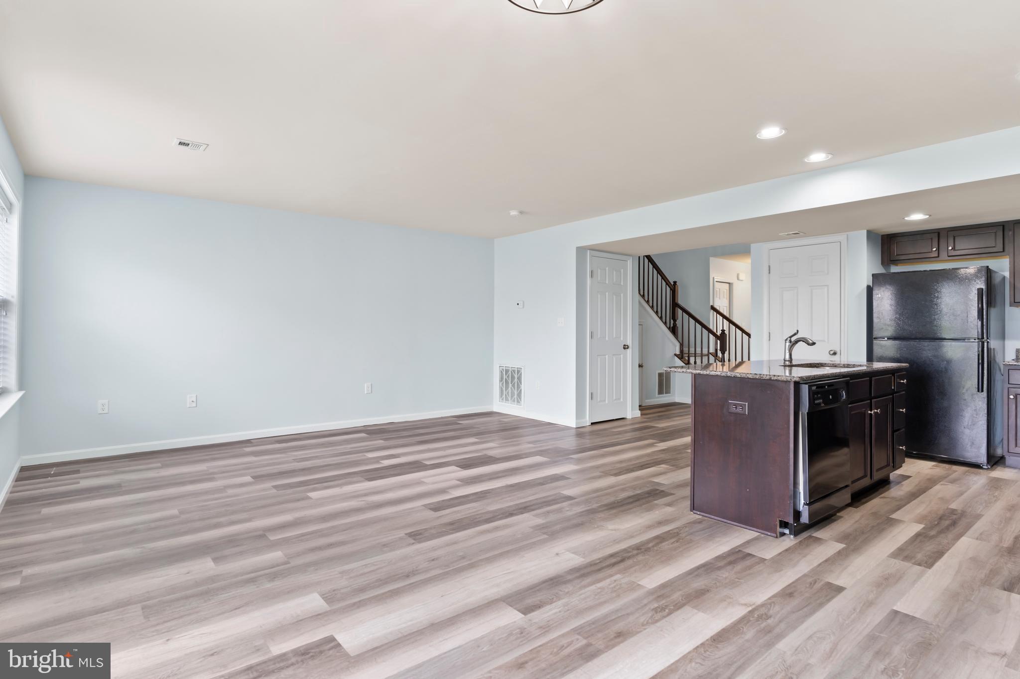 MELBOURNE PLACE - Residential Lease