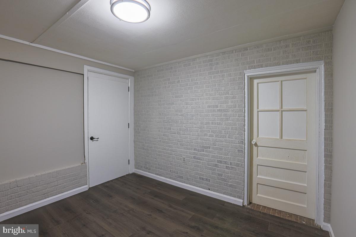 PARKVILLE - Residential