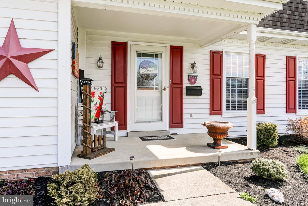 Photo of 91 SUNRISE BLVD, ELIZABETHTOWN, PA 17022 (MLS # PALA2032164)