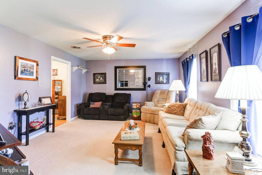 Photo of 91 SUNRISE BLVD, ELIZABETHTOWN, PA 17022 (MLS # PALA2032164)