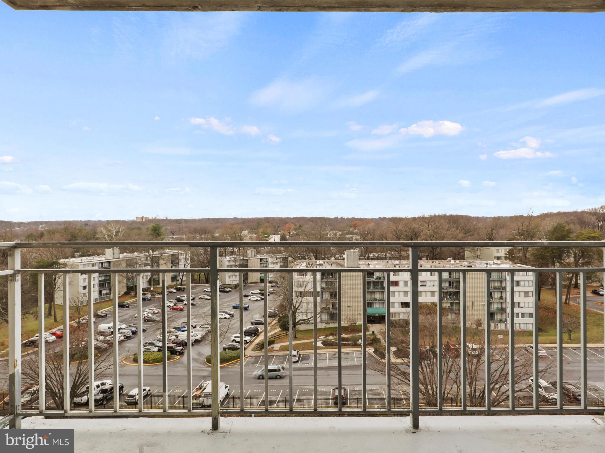 PRESIDENTIAL TOWERS - Residential