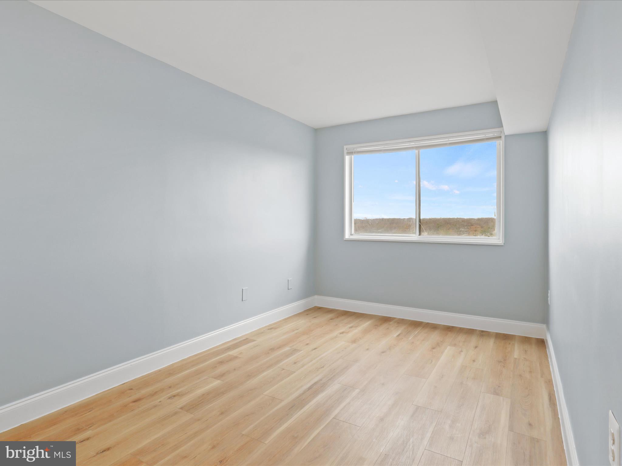 PRESIDENTIAL TOWERS - Residential