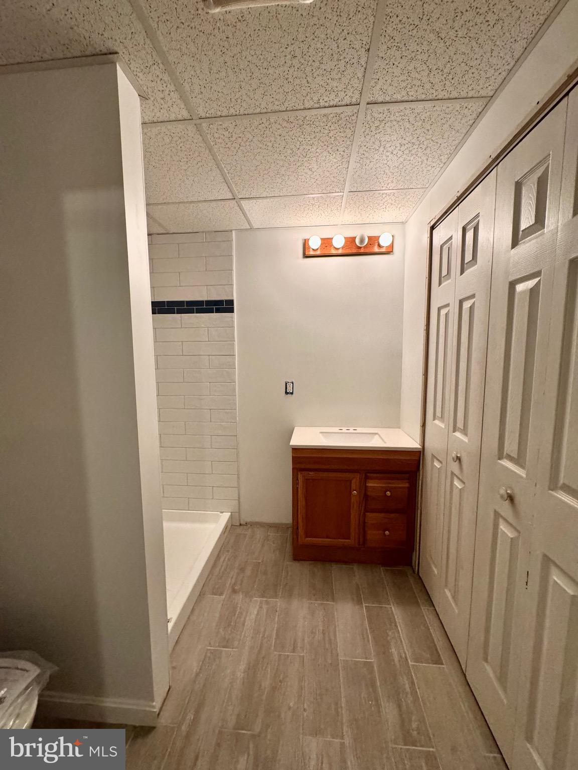 RIVERCHASE - Residential Lease