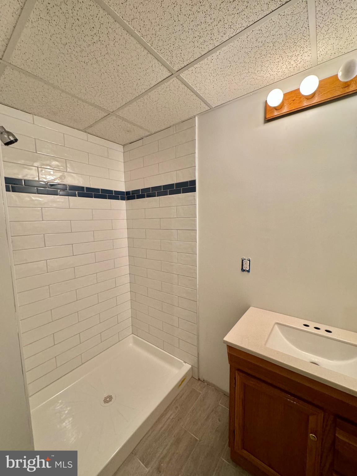 RIVERCHASE - Residential Lease