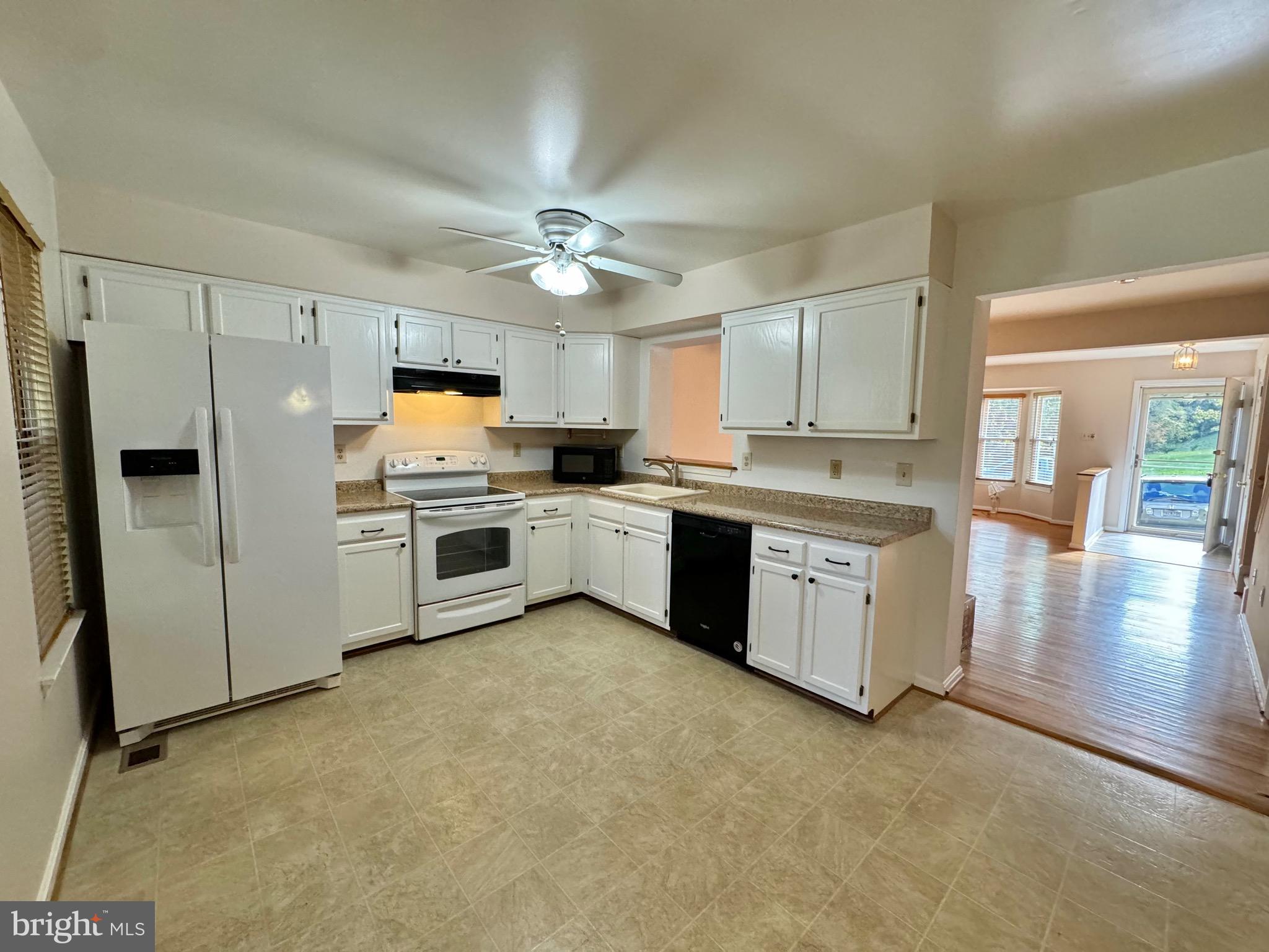 RIVERCHASE - Residential Lease